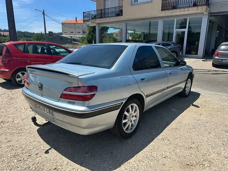 Usado Peugeot 406 109 CV (80 kW) 2004 Gris / plata Berlina