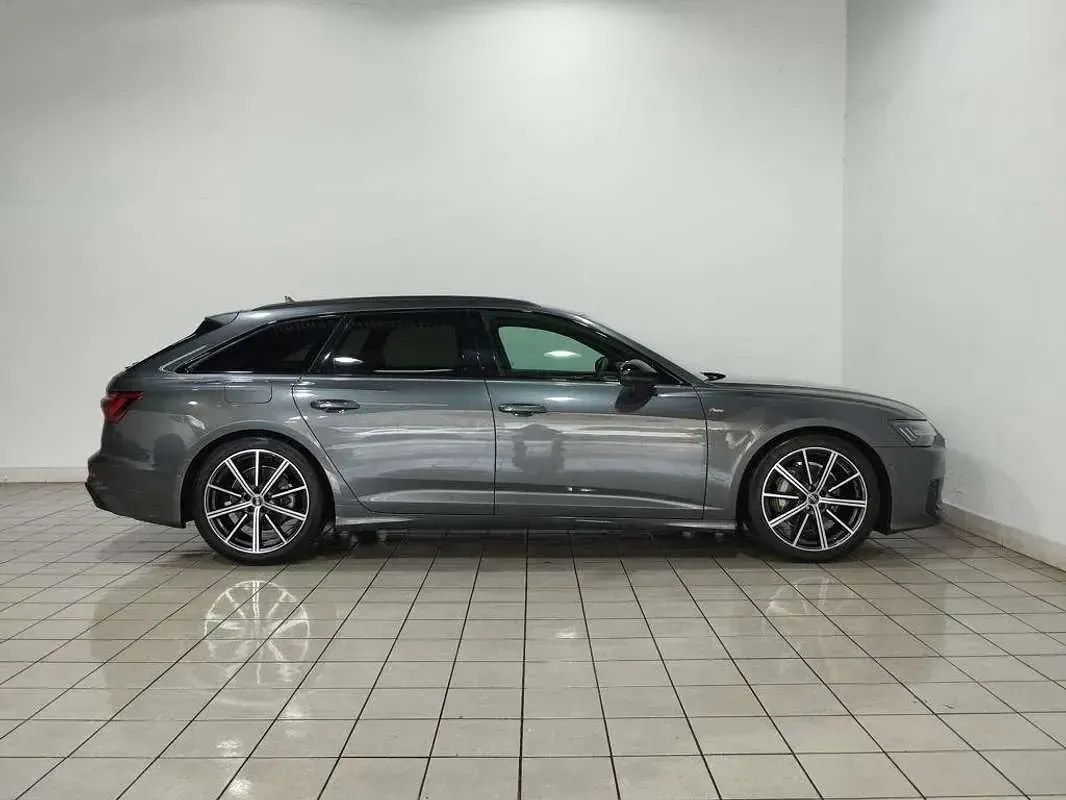 Usado Audi A6 245 CV (180 kW) 2025 Gris / plata Familiar