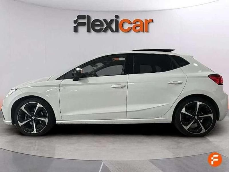 Usado Seat Ibiza FR 150 CV (110 kW) 2022 Blanco Utilitario