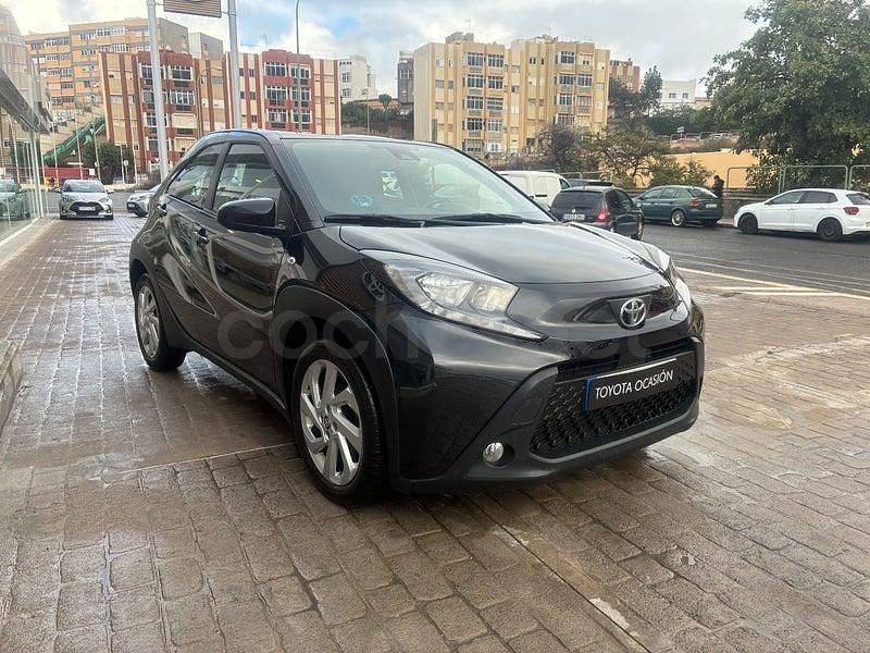 Begagnad Toyota Aygo X Play 72 HK (52 kW) 2023 Svart SUV