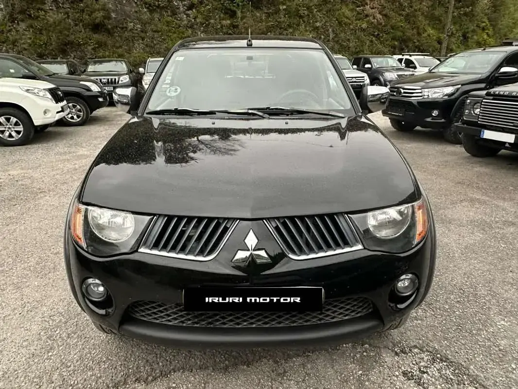 Usado Mitsubishi L200 Intense+ 136 CV (100 kW) 2006 Negro Pickup/Camioneta