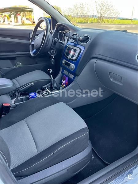 Usado Ford Focus Trend 109 CV (80 kW) 2010 Blanco Berlina