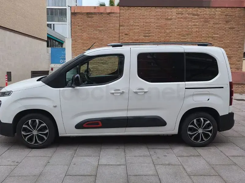 Usado Citroën Berlingo Feel 100 CV (73 kW) 2019 Blanco Monovolumen