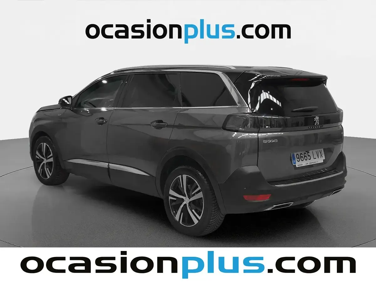 Usado Peugeot 5008 GT 130 CV (95 kW) 2022 Gris SUV