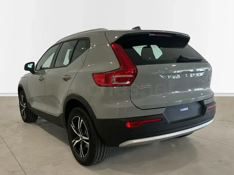 Nuevo Volvo XC40 Core 163 CV (119 kW) 2026 Gris / plata SUV