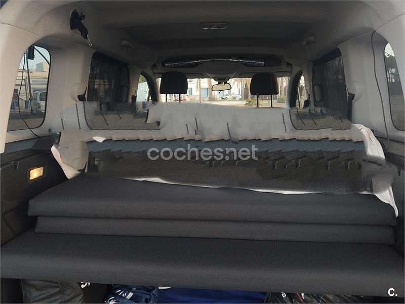 Usado Peugeot Rifter Active 130 CV (95 kW) 2019 Gris / plata Monovolumen