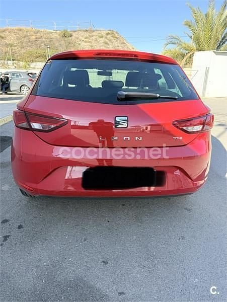 Usado Seat Leon CONNECT 110 CV (80 kW) 2015 Rojo Berlina