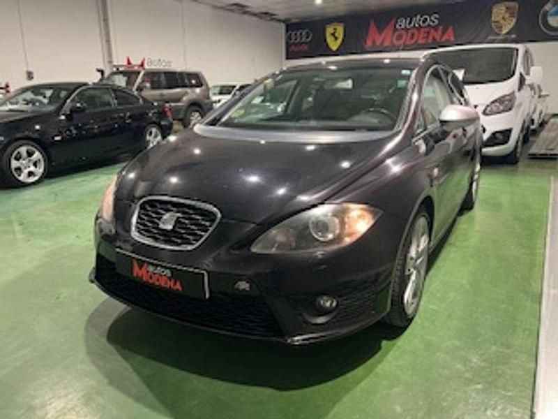 Käytetty Seat Leon FR 170 HP (125 kW) 2012 Musta Viistoperä