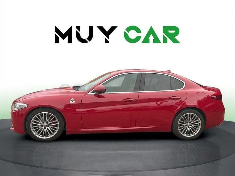 Usado Alfa Romeo Giulia Super 180 CV (132 kW) 2017 Rojo Berlina