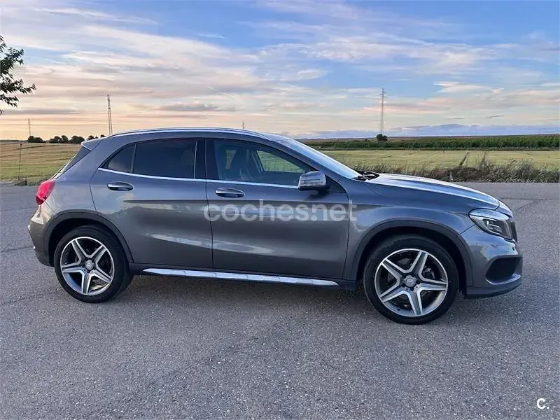 Usado Mercedes GLA250 AMG line 211 CV (155 kW) 2016 Gris / plata SUV