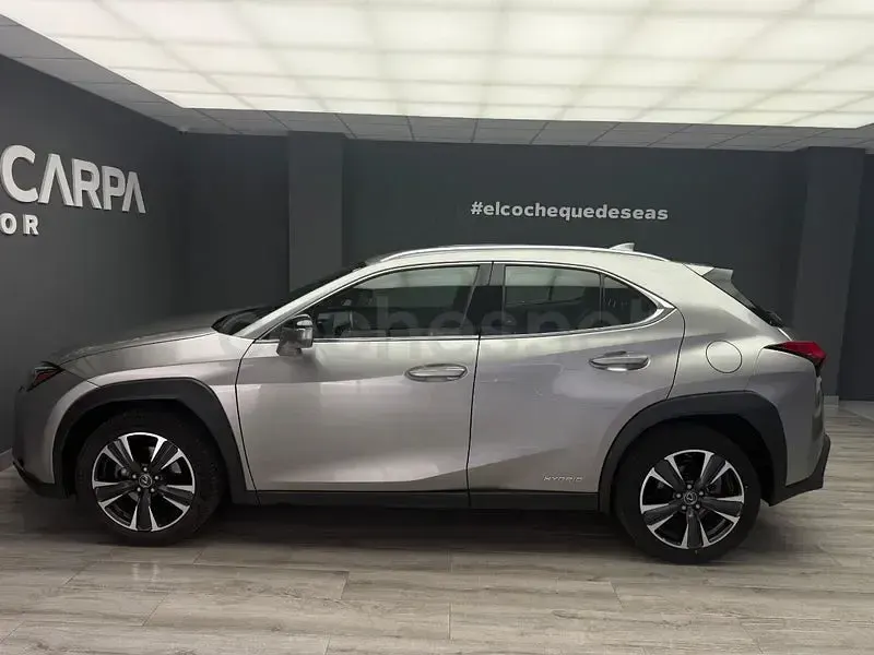 Usado Lexus UX 184 CV (135 kW) 2022 Beige SUV