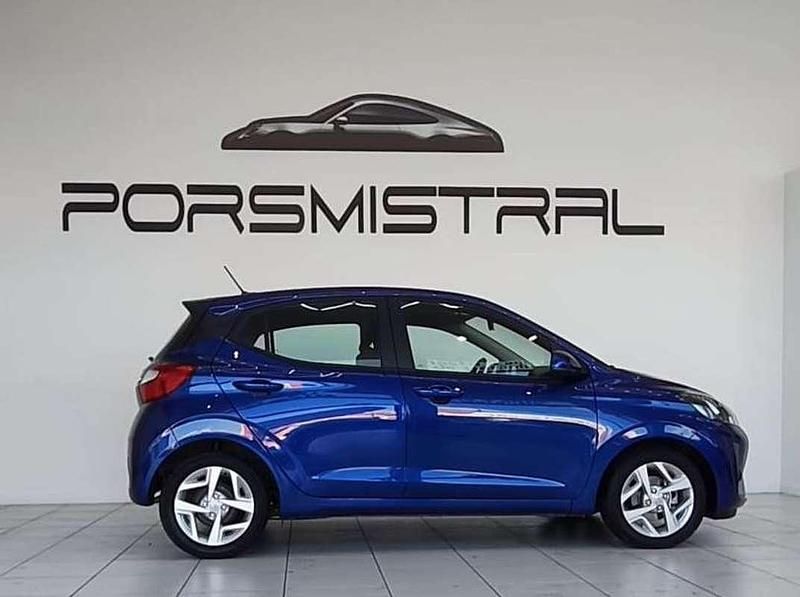 Usado Hyundai i10 67 CV (49 kW) 2023 Azul Utilitario