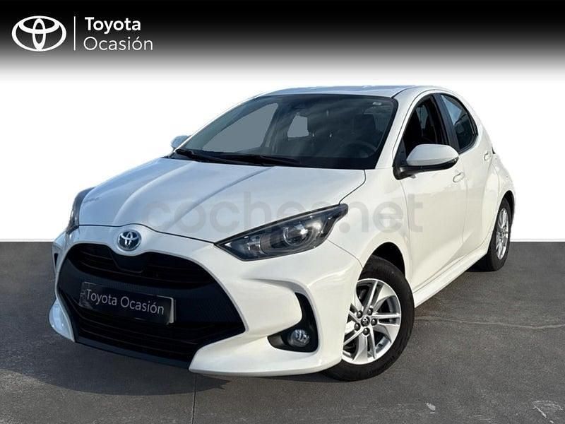 Usado Toyota Yaris Hybrid Active 116 CV (85 kW) 2022 Blanco Berlina