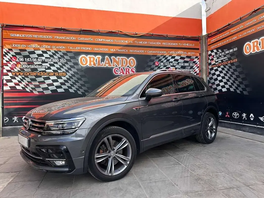 Usado VW Tiguan Sportline 190 CV (139 kW) 2018 Gris SUV