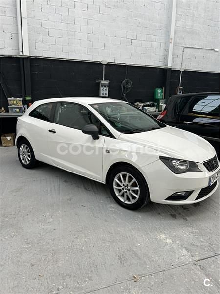 Usado Seat Ibiza SC Reference 85 CV (62 kW) 2014 Blanco Utilitario