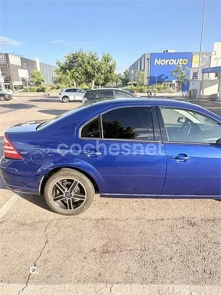 Usado Ford Mondeo Trend 115 CV (84 kW) 2006 Azul Berlina