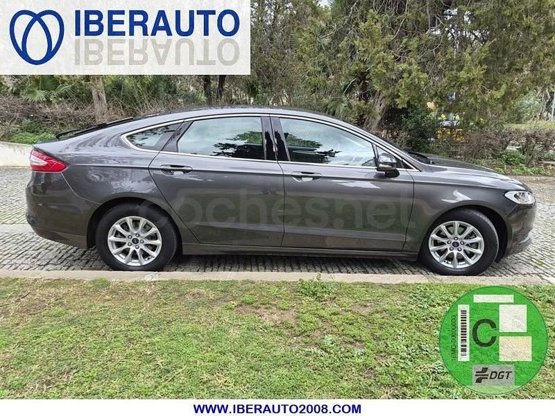 Usado Ford Mondeo Titanium 160 CV (117 kW) 2017 Gris / plata Berlina