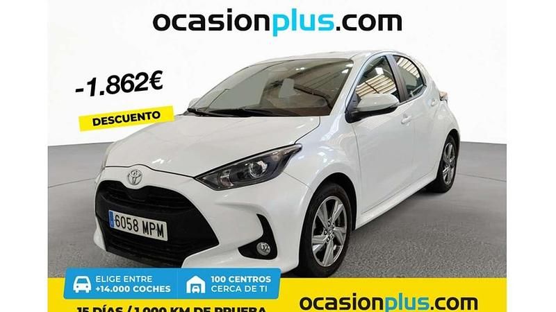 Blanco Usado 2024 Toyota Yaris Hybrid Active Utilitario | 18.628 € (Buen precio) - Imagen 1/4