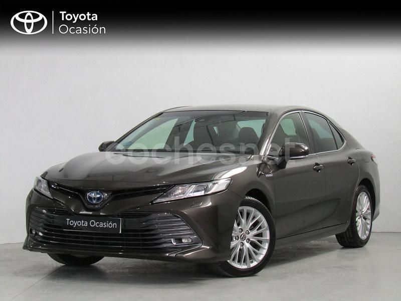 Marrón Usado 2021 Toyota Camry Advance Berlina | 24.990 € (Precio justo) - Imagen 1/4