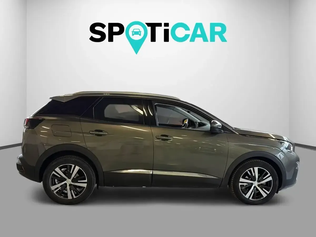 Usado Peugeot 3008 Allure 130 CV (95 kW) 2019 Gris SUV