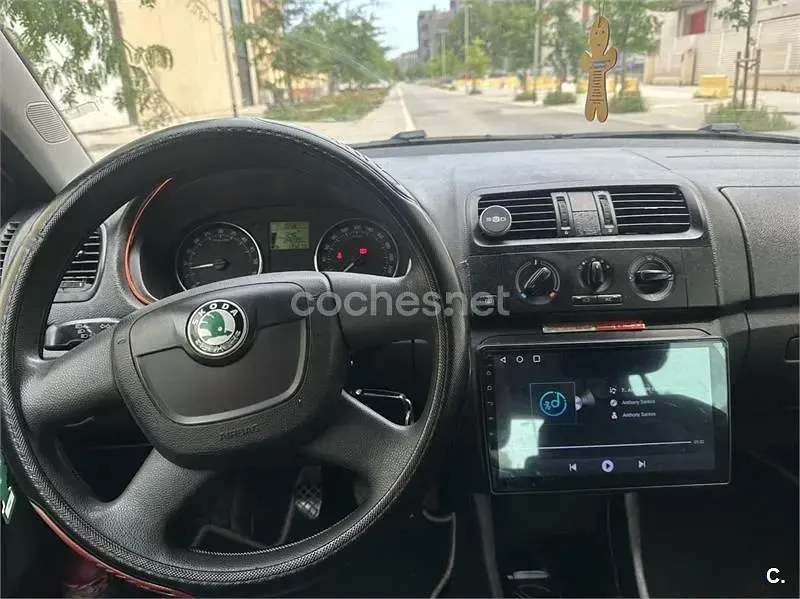 Usado Skoda Fabia 75 CV (55 kW) 2011 Gris / plata Familiar