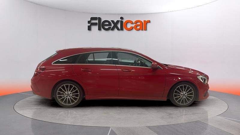 Usado Mercedes CLA200 Shooting Brake 136 CV (100 kW) 2017 Rojo Familiar