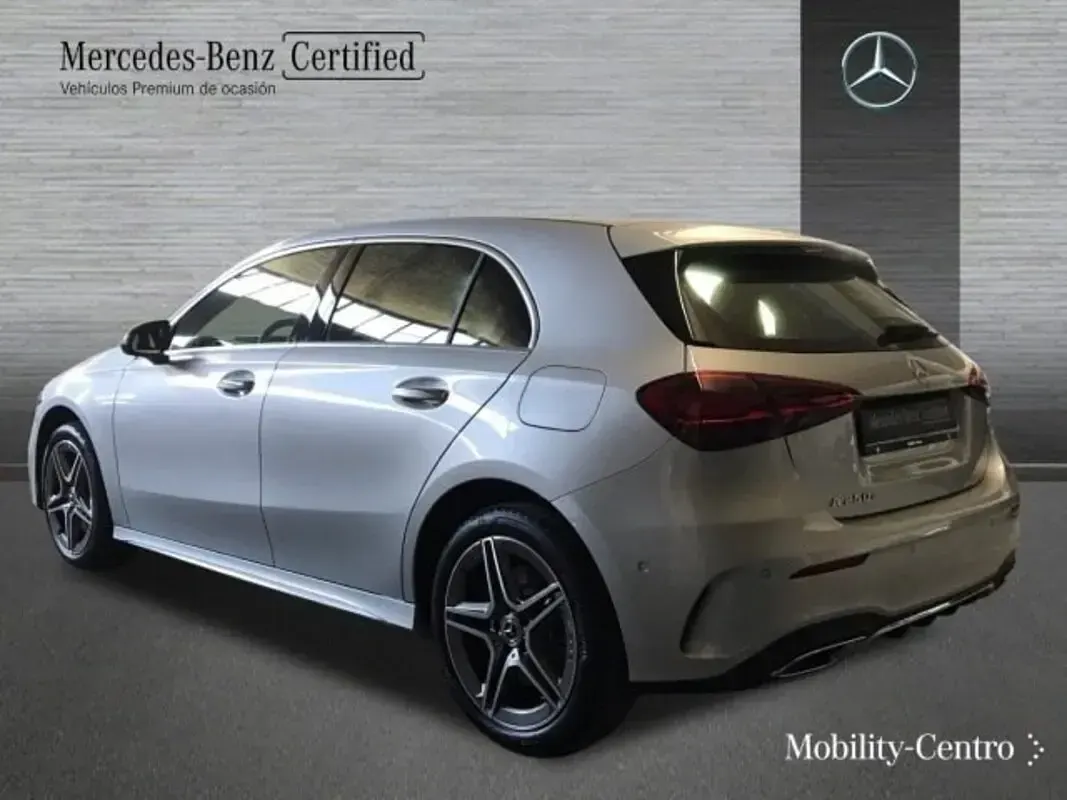 Usado Mercedes A250 AMG line 217 CV (159 kW) 2023 Iridiumsilver, metallic paint Utilitario