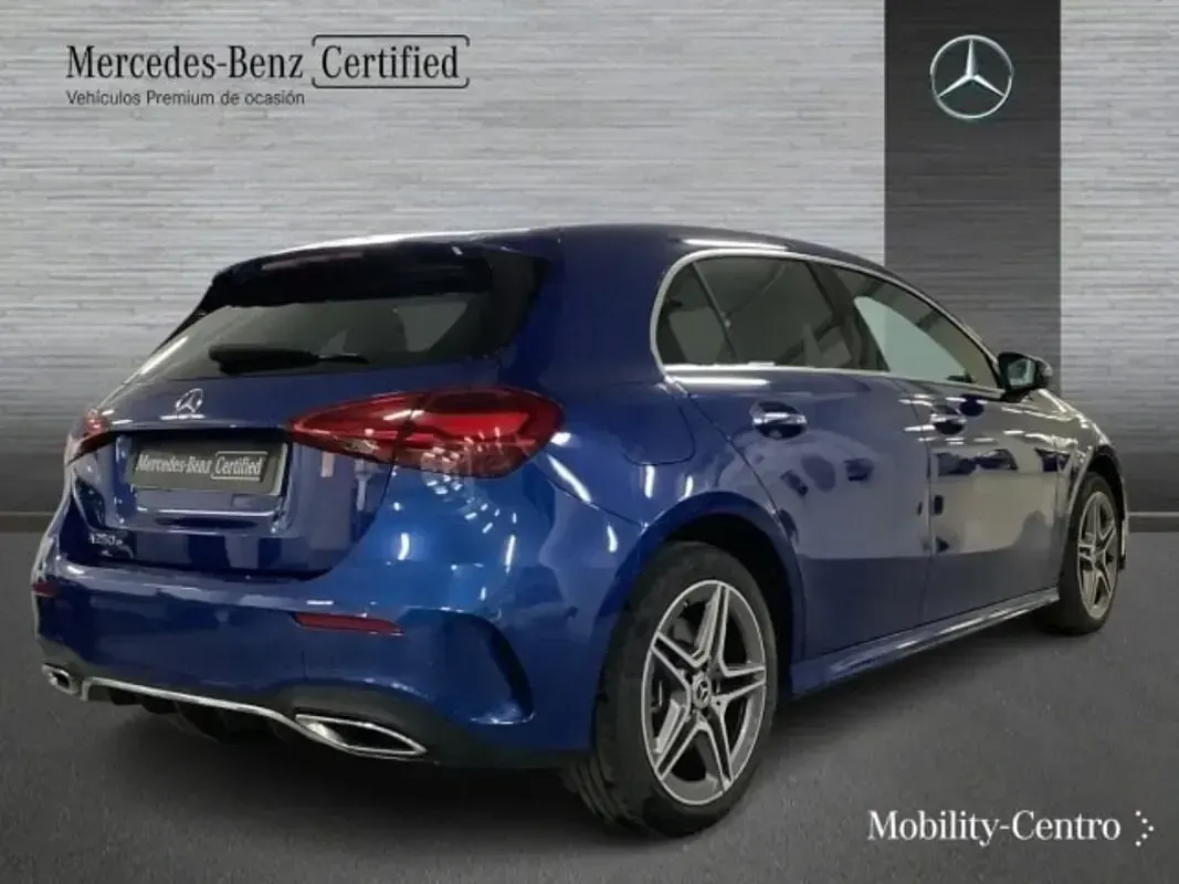 Usado Mercedes A250 163 CV (119 kW) 2025 Azul espectra