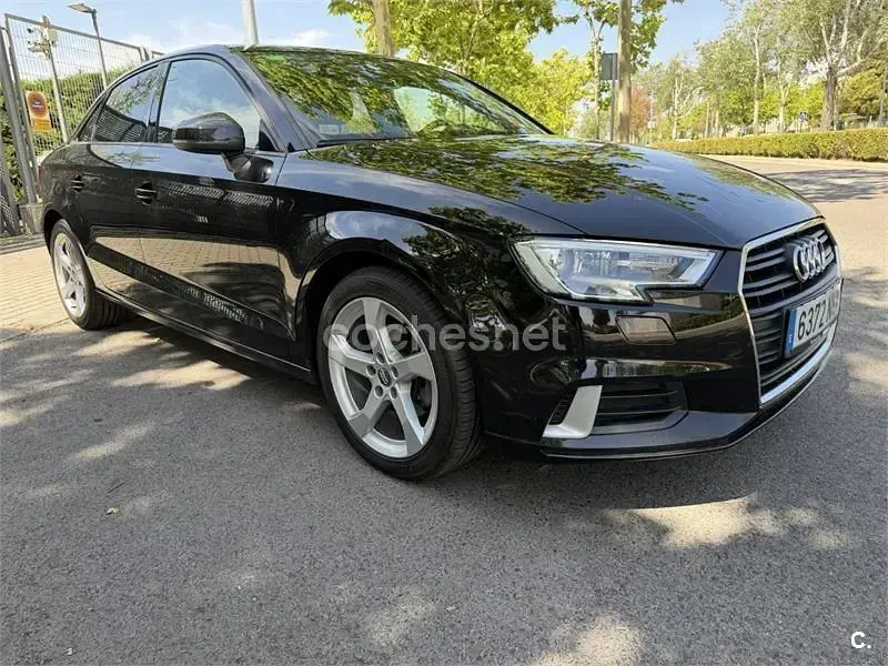 Usado Audi A3 Design 116 CV (85 kW) 2020 Negro Berlina