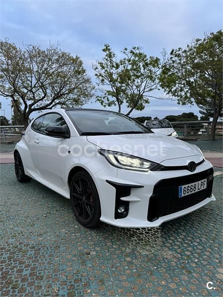 Usado Toyota Yaris 261 CV (191 kW) 2021 Blanco Utilitario