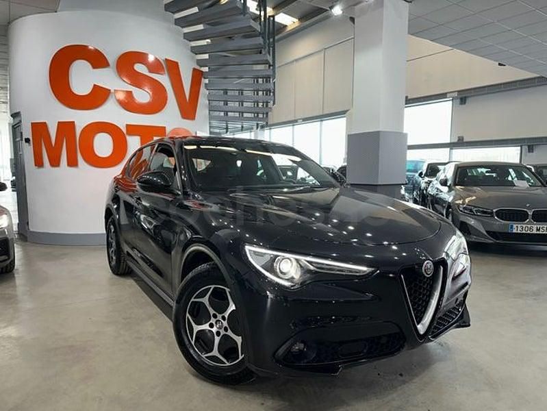 Usado Alfa Romeo Stelvio Super 160 CV (117 kW) 2022 Negro SUV