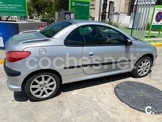 Usado Peugeot 206 138 CV (101 kW) 2002 Gris / plata Descapotable