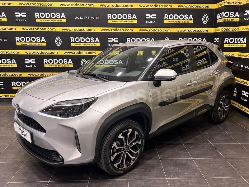 Usado Toyota Yaris Cross Business Edition 116 CV (85 kW) 2021 Gris / plata SUV