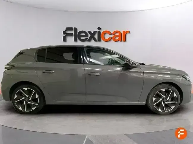 Usado Peugeot 308 Allure 130 CV (95 kW) 2024 Gris