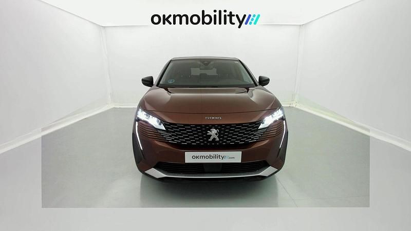 Usado Peugeot 5008 Allure 130 CV (95 kW) 2022 Marron