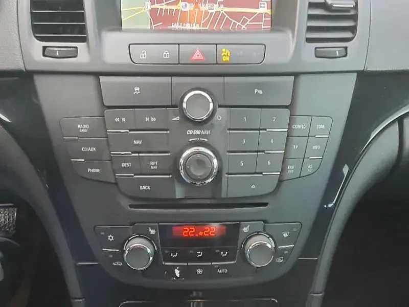 Usado Opel Insignia Cosmo 130 CV (95 kW) 2009 Gris / plata Berlina