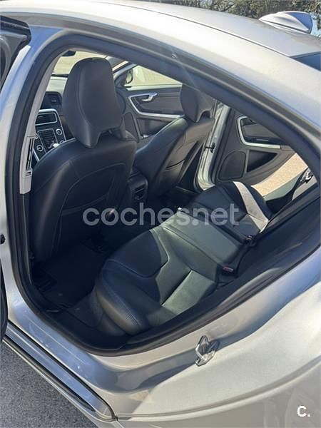 Usado Volvo S60 R-Design Momentum 181 CV (133 kW) 2015 Gris / plata Berlina