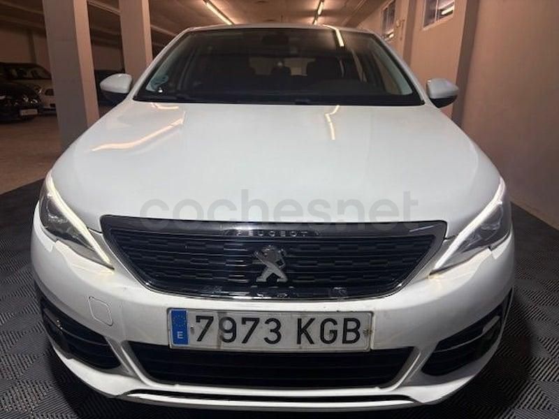 Usado Peugeot 308 SW Active 130 CV (95 kW) 2018 Blanco Familiar