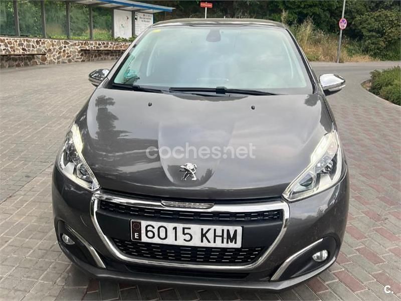 Gris / plata Usado 2018 Peugeot 208 Allure Utilitario | 8500 € (Precio justo) - Imagen 1/4