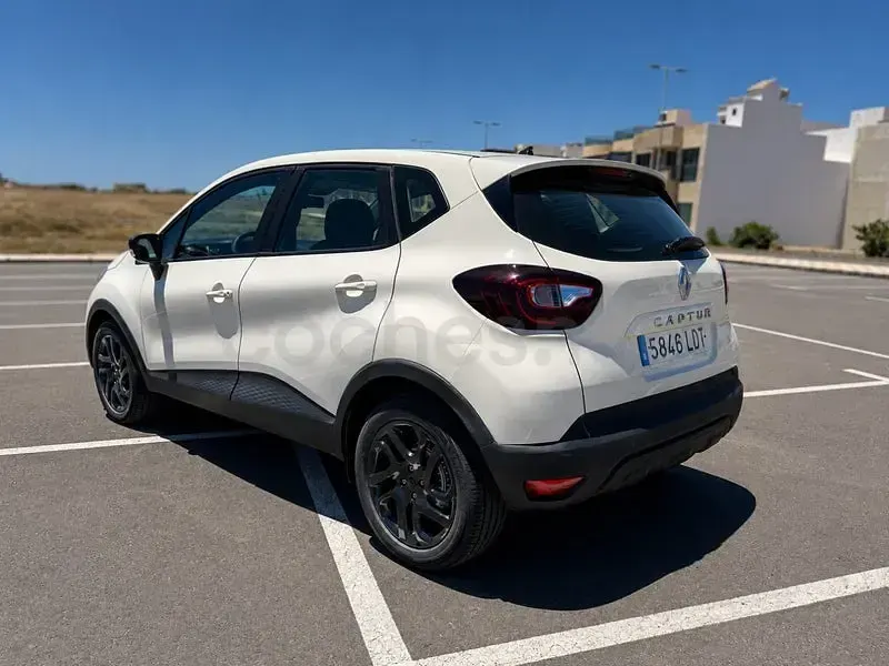 Usado Renault Captur Life 90 CV (66 kW) 2020 Beige SUV