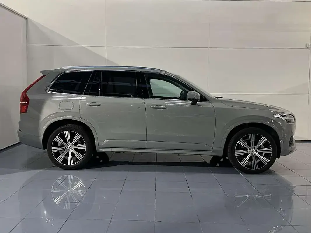 Używany Volvo XC90 Core 250 KM (183 kW) 2024 Szary SUV