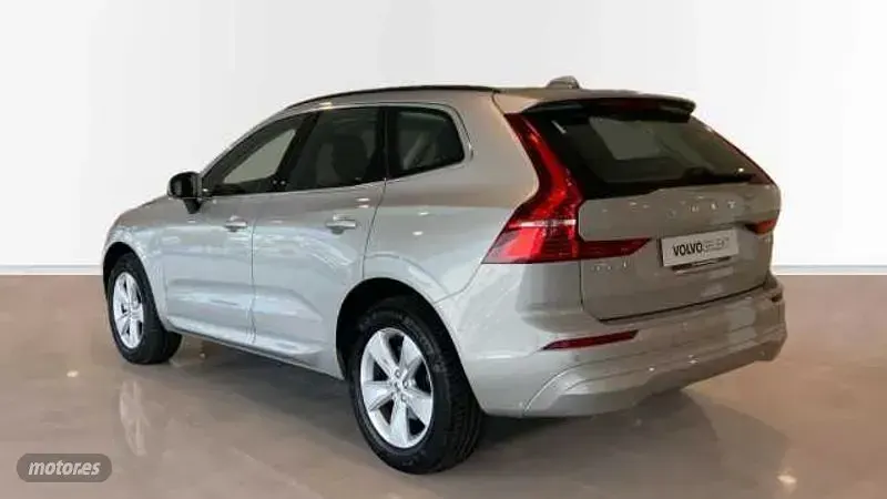 Usado Volvo XC60 Core 2025 Plateado SUV