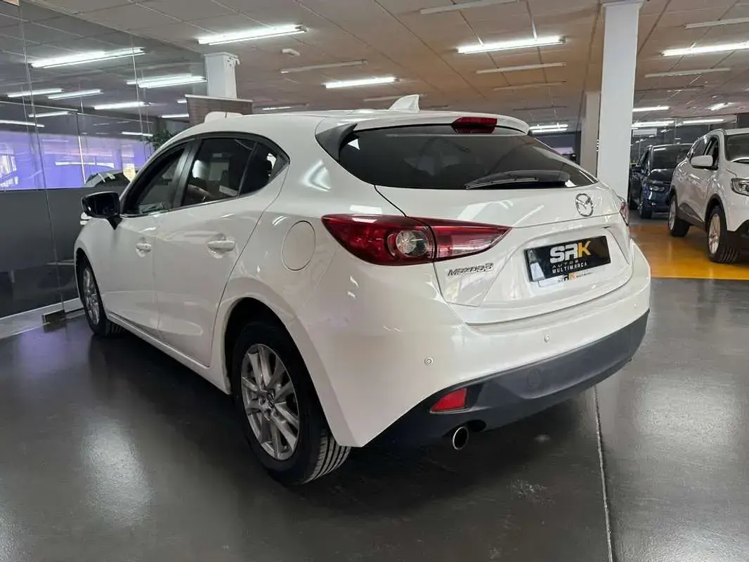 Usado Mazda 3 Style 150 CV (110 kW) 2014 Blanco Utilitario