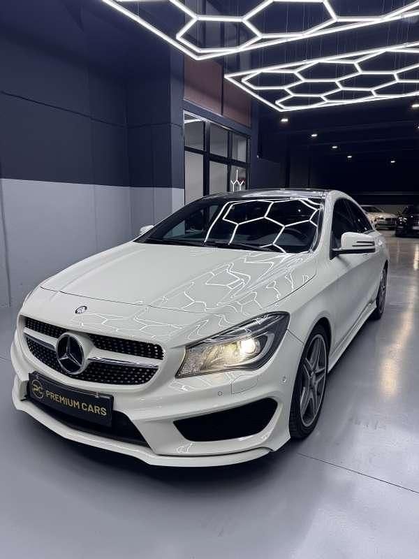Usado Mercedes CLA220 AMG line 170 CV (125 kW) 2014 Blanco Berlina