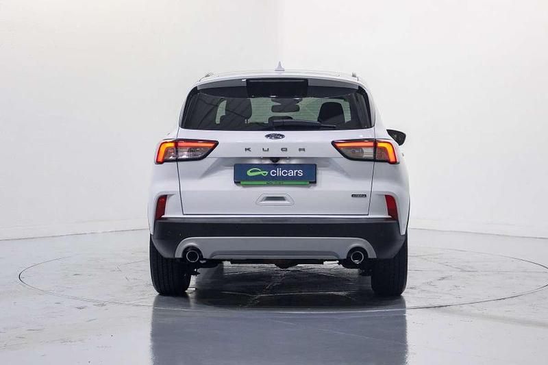 Usado Ford Kuga Titanium 224 HP (164 kW) 2022 Branco SUV