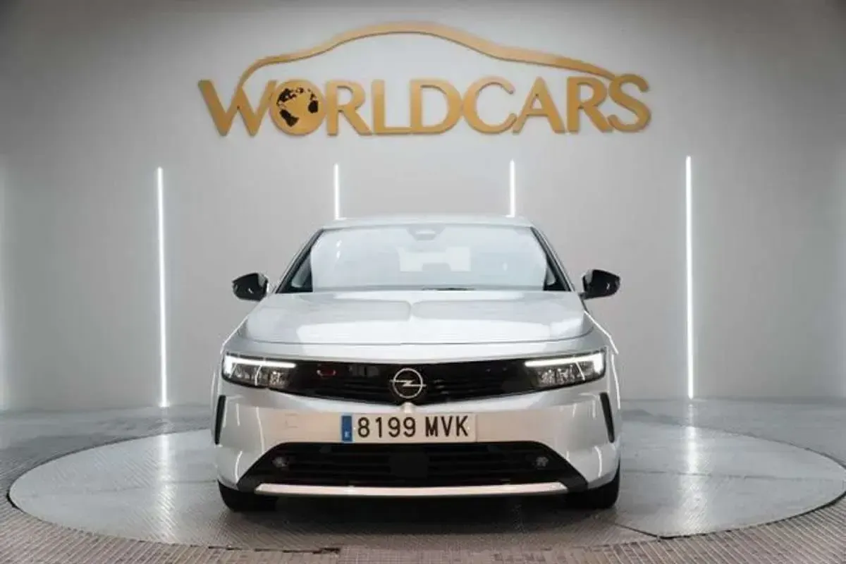 Usado Opel Astra Edition 131 CV (96 kW) 2024 Gris Utilitario