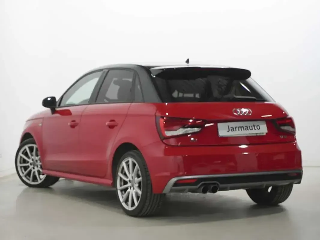 Usado Audi A1 Sportback Attraction 125 CV (91 kW) 2018 Rojo Utilitario