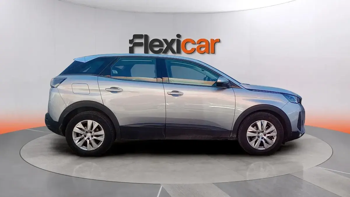 Usado Peugeot 3008 Active 131 CV (96 kW) 2021 Gris SUV