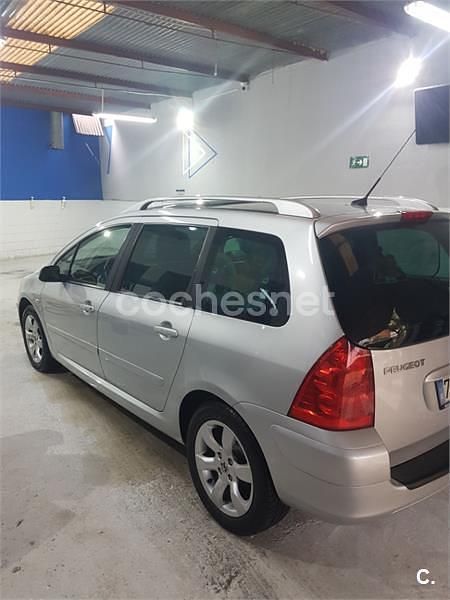 Usado Peugeot 307 110 CV (80 kW) 2008 Gris / plata Familiar