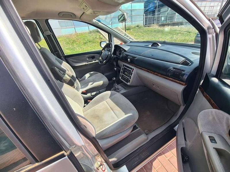Usado Ford Galaxy Ghia 150 CV (110 kW) 2007 Gris Monovolumen